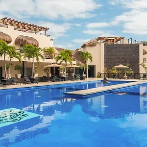 Aldea Thai L Resort-style Pool & Gym , Playa del Carmen México